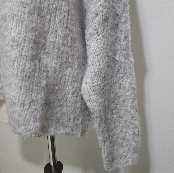 DEBUT Cozy Gray Chunky Turtleneck Women's Sweater Size Large - Picture 4 of 15